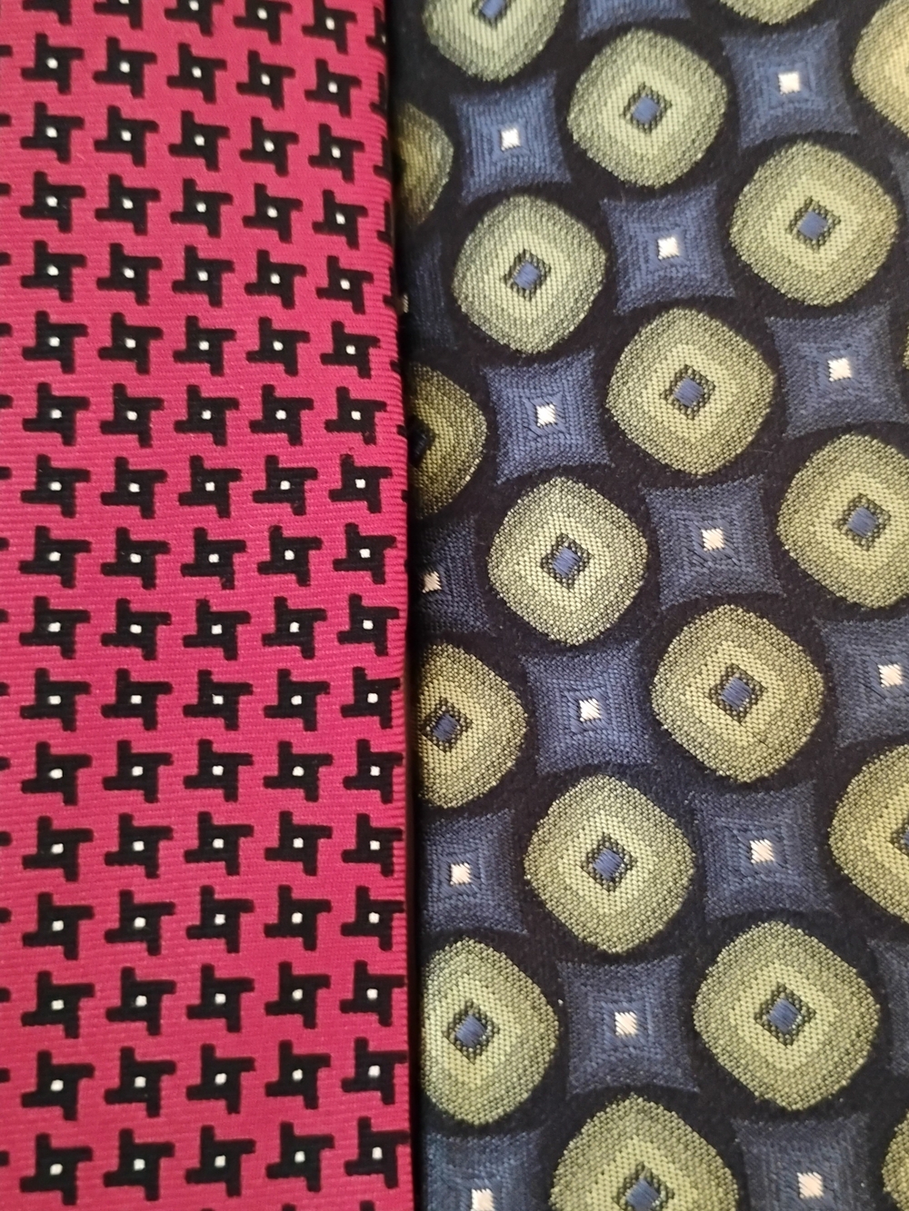 Tommy Hilfiger And Stafford Men's Geo Pattern Tie Set.